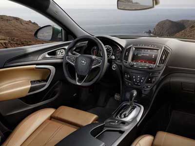 Με λιγότερα κουμπιά και διακόπτες το Opel Insignia